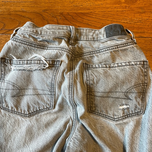 American Eagle Distressed gray ripped Women's Jeans short - Picture 2 of 7
